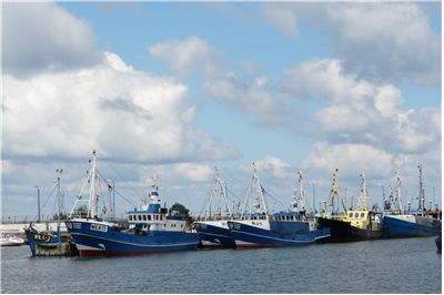 Picture Of Ships At Port
